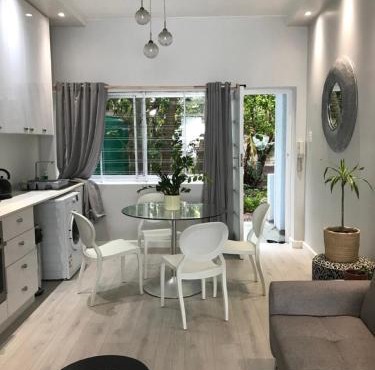 Seapoint Studio close to beach