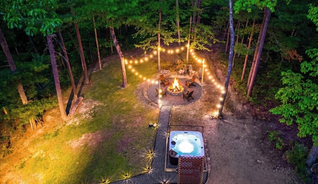 Secluded Mountain Cabin w/Hot Tub, Fire Pit, + Game Loft Near Bryce Resort in Mount Jackson