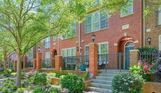 Secure Gated Haven: Walk to Mercedes-Benz Stadium & 2026 World Cup!