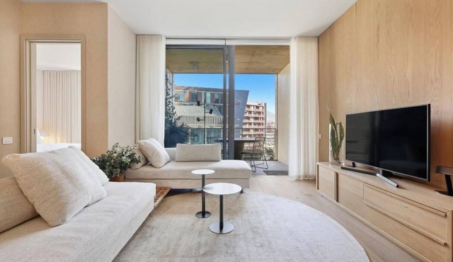 Secure one bedroom in the desirable Waterfront