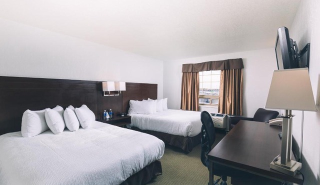 Service Plus Inns and Suites in Grande Prairie