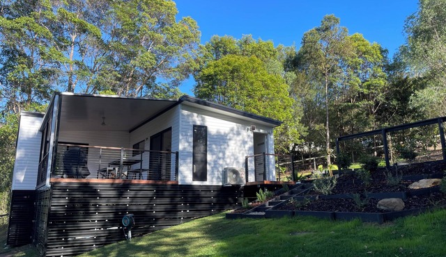 Shambarla - Doonan Guest House. Nestled in the Noosa Hinterland