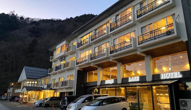 Shoji Lake Hotel