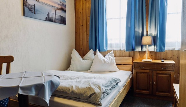 Single room, shower, toilet (room 14) - Gasthof Scherer