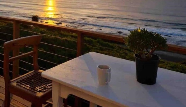 Skye Beach House: Seaviews, Sundeck, Surf, Wifi