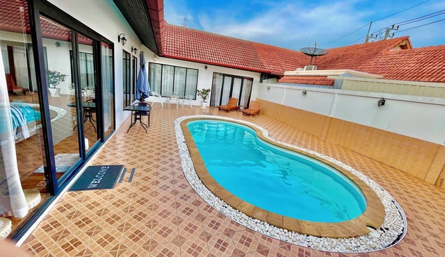 Spacieuse ET Agreable Villa Avec Piscine