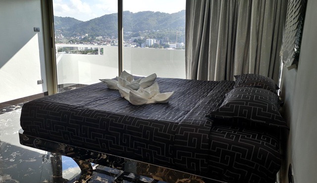 Spacious 4-bedroom apartment with WiFi, AC in fantastic LUXURY