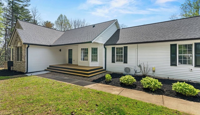 Spacious 5-bedroom mountain view house in beautiful Asheville