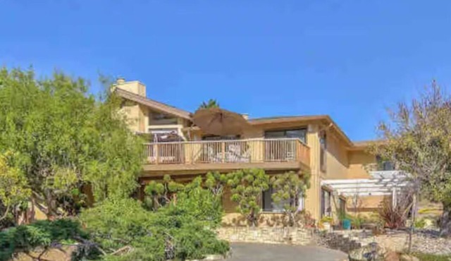 Spacious and Perfect Family Gathering Carmel House