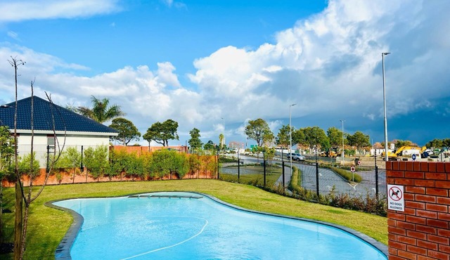 Spacious & Central George Getaway at 1 on York