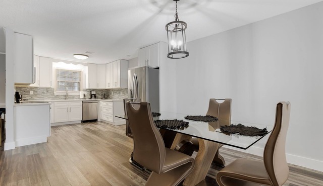 Spacious & Modern Retreat with Game Room