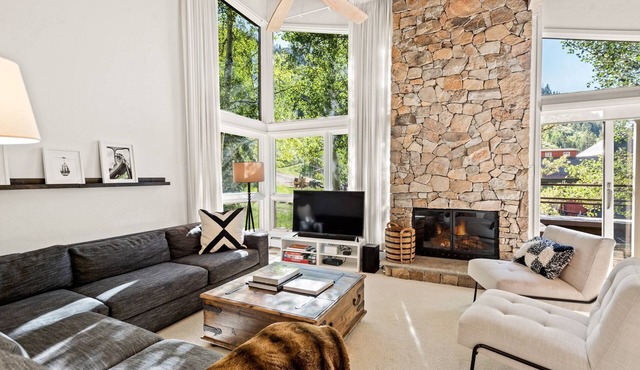 Special Summer Rates - Aspen Mtn Views! Pool/HT