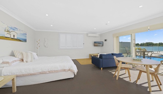Studio Living - 76 Hibbard Drive