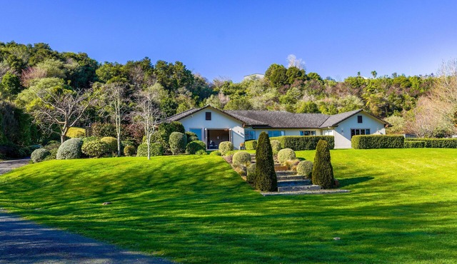 Stunning and Spacious 5-Bedroom Home in Rotorua