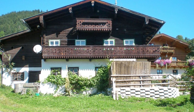 Stunning private villa for 15 guests with WIFI, TV, terrace and parking