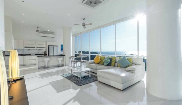 Stunning Sea-View Penthouse w/Pool C80
