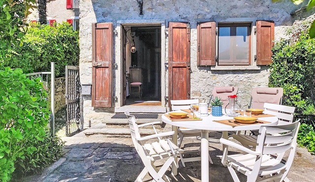 Stunning villa for 4 people with WIFI, patio and pets allowed in Codogna-cardano