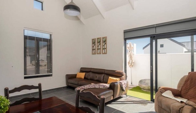 Stylish 2-Bedroom House in Secure Estate | Ideal for Families