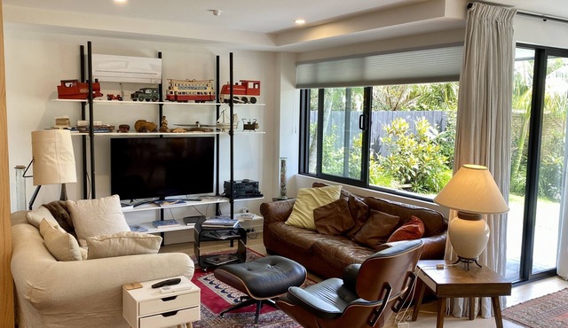 Stylish Townhouse with two levels in Grey Lynn