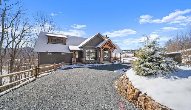 Sundance Lodge at Eagles Nest - hot tub, mtn home, club amenities