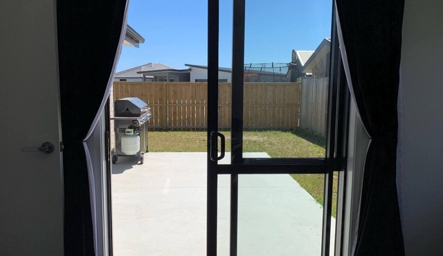 Sunny spacious home with great entertaining - Perfect for families in Papamoa