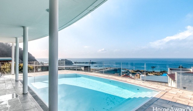 Super Deluxe Villa Sea View1000