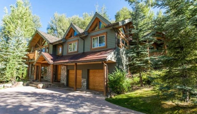 Tall Timbers Lodge - Mountain Chic! 7-10 Minute Walk to Ski