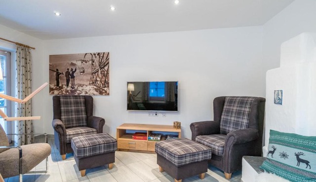 Tasteful Holiday Home in Hollersbach im Pinzgau with Garden