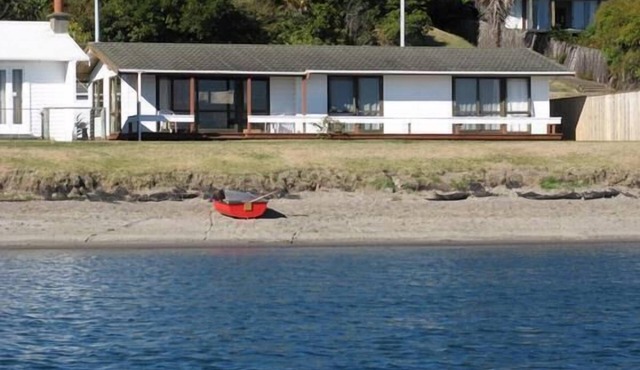 Taupo Central, Lake Front, Hot Water Beach.