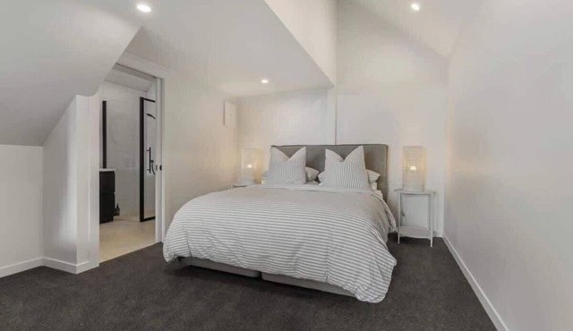 The Ridge Villa 4 – Couple’s Escape, Spa, Sauna and Romantic Breathtaking Views