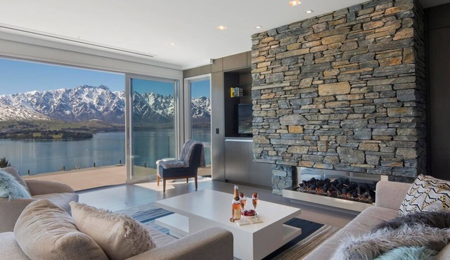 The Views and Spa 4BRM