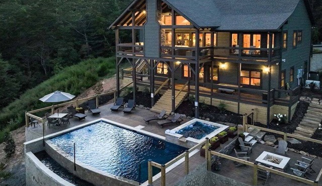 Toccoa Vista Pool & Spa |Mineral Bluff, GA in Mineral Bluff