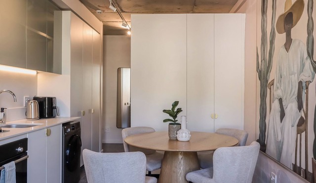 Tranquil And Modern Studio Apartment With Mountain Views