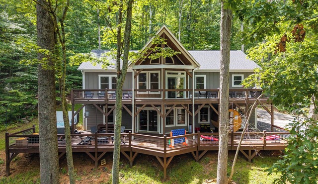 Treetop Escape Mountain Chalet Sauna Game Room