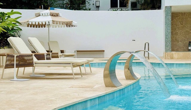 Tropical Studio w/Views & Stunning New Pool Area