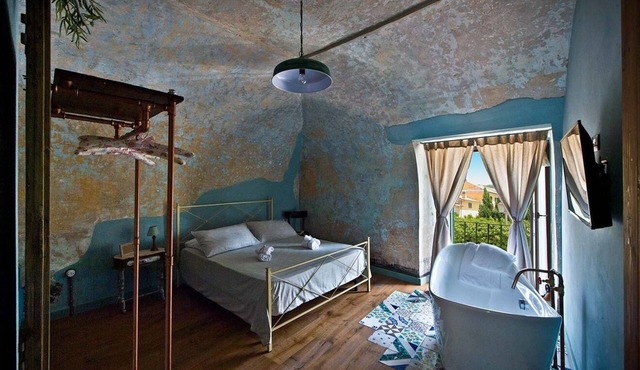 Una Volta B&B – 16th Century Historic Residence