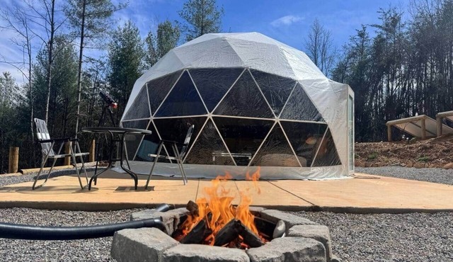 Unique Off-Grid Dome with Hot Tub