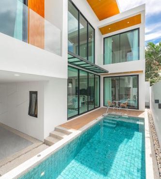 V190 Tropical Oasis 3BR Villa with Pool & Bathtub