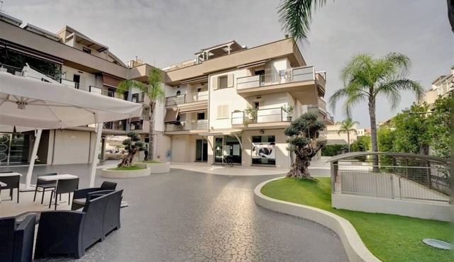 Vacation House LaReggia with garage