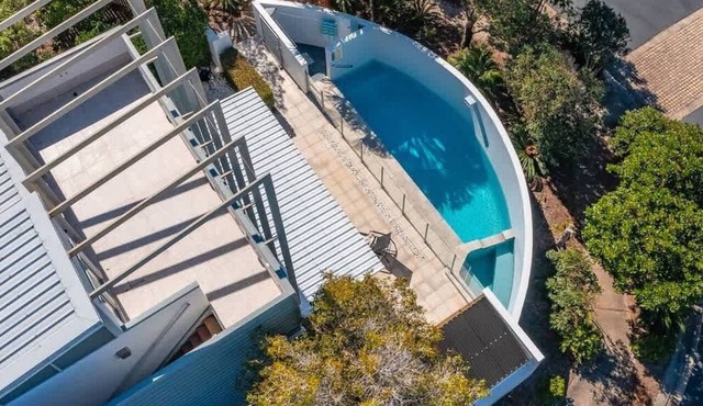 Verano- Sleeping 12 and only 20 meters to the beach