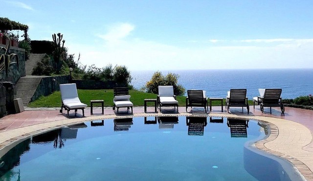 Villa Alisea: A splendid two-story villa located on a hillside, facing the sea, with Free WI-FI. in Forio
