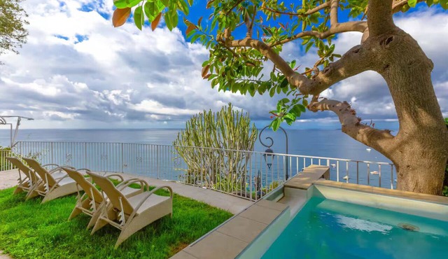 Villa Le Sirene by Fantasia Villas