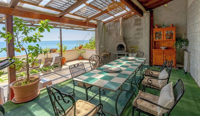 Villa Lena - villa with parking and private access to the sea