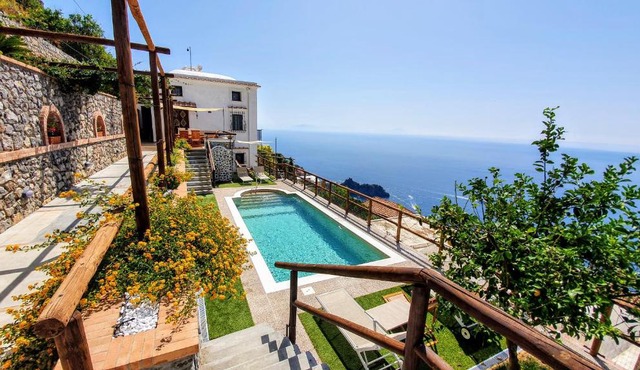 Villa Sunrise. Pool and seaview in Amalfi Coast
