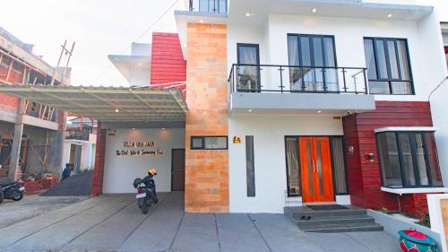 Villa Van Java with Private Pool and Karaoke Room in Tlekung