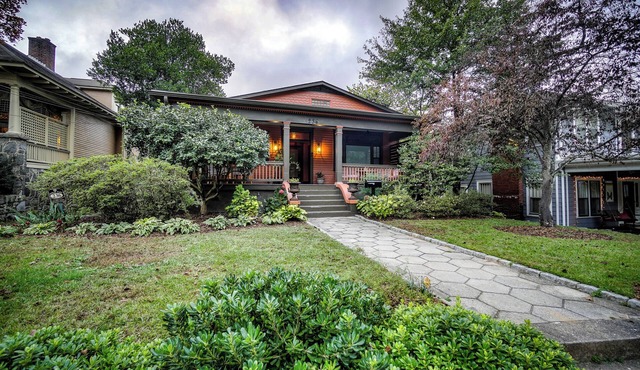 Vintage Elegance Meets Modern Comfort in Inman Park