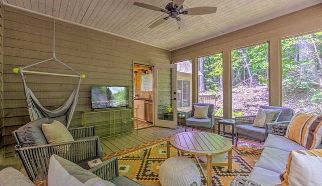 Wandering Creek - Hot Tub Soaks, Starlit S'mores, Fireside Reads & Nearby Golf, Pools & Trails