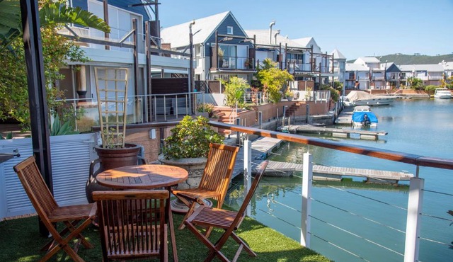 WATERFRONT 2 BR Home with mooring at Knysna Quays - life on the water