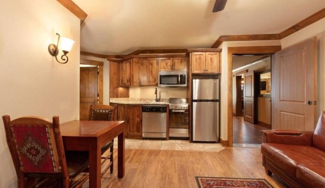 Westgate Smoky Mtn Resort~2br/2 ba sleeps 8 Scenic Gatlinburg~Thanksgiving week!