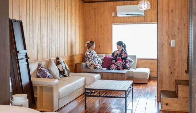 With free parking A 6minute walk from Meitetsu and JR stations entirely covered in cedar wood st - sakuranagoya/Nagoya Aichi